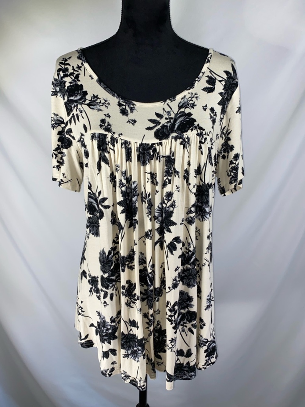 Junefish Black & Cream Floral Pleated Front Tunic Top